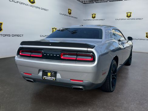 Used 2018 Dodge Challenger SXT w/ Blacktop Package RWD image 5