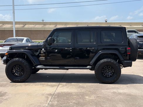Used 2021 Jeep Wrangler Unlimited Sahara AWD/4WD image 2