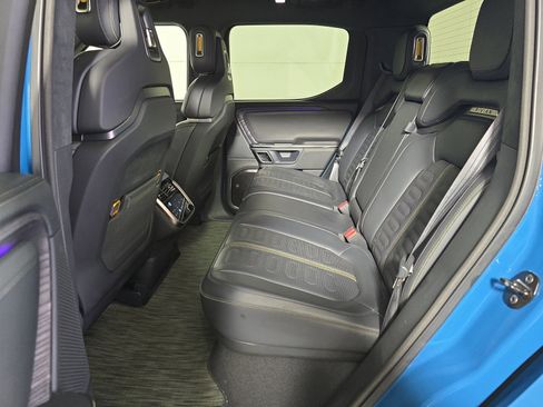 Used 2023 Rivian R1T Adventure image 21