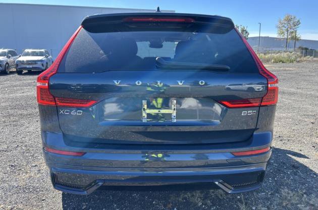 Used 2024 Volvo XC60 B5 Plus w/ Climate Package AWD/4WD image 4