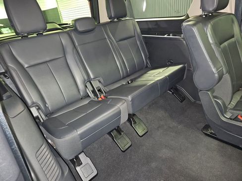 Used 2024 Ford Expedition Max XLT image 31