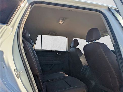 Used 2023 Volkswagen Atlas SE image 15