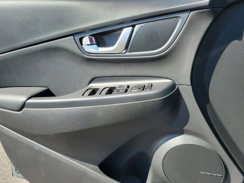 Used 2022 Hyundai Kona Limited FWD image 20