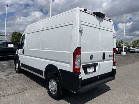 Used 2025 RAM ProMaster 2500 w/ Safety Group FWD image 10