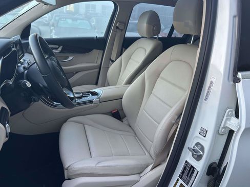 Used 2019 Mercedes-Benz GLC 300 image 34