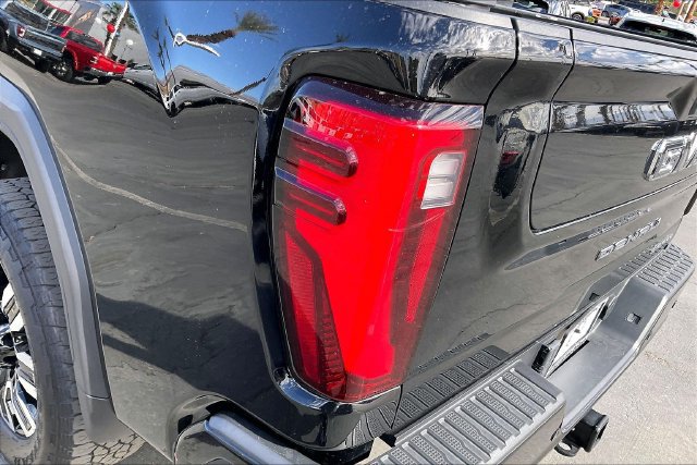 Used 2024 GMC Sierra 3500 Denali Ultimate AWD/4WD image 28