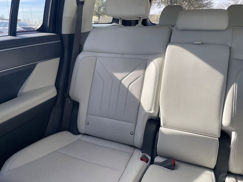 Used 2025 Hyundai Santa Fe SEL image 42