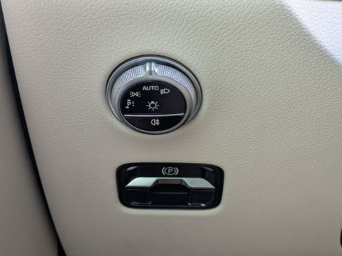 Certified 2025 Mercedes-Benz GLC 300 image 28