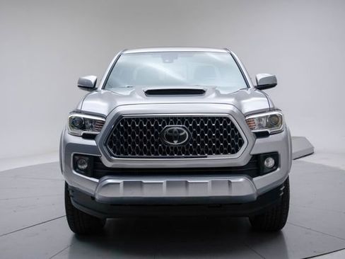Used 2019 Toyota Tacoma TRD Sport AWD/4WD image 8