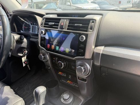 Used 2017 Toyota 4Runner SR5 AWD/4WD image 6