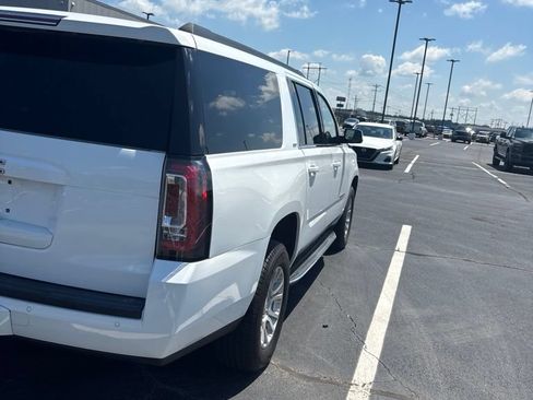 Used 2018 GMC Yukon XL SLT RWD image 3