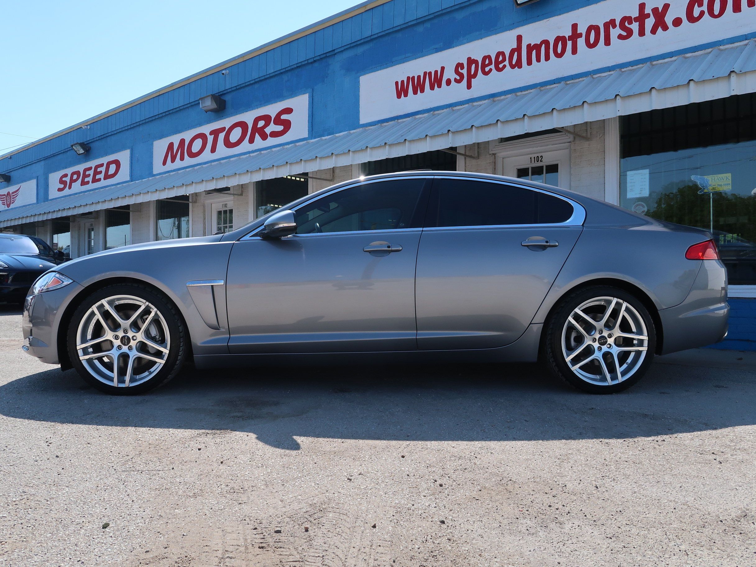Used 2012 Jaguar XF Portfolio RWD image 3