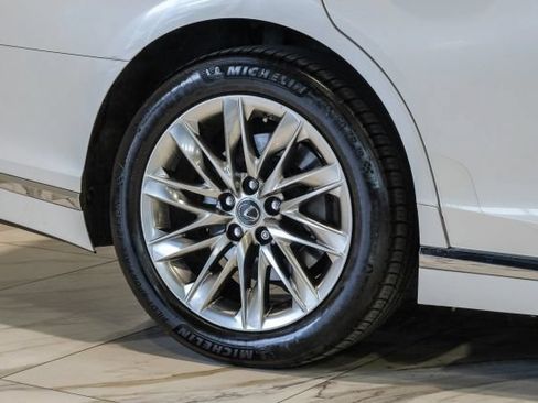 Used 2018 Lexus LS 500 w/ Accessory Package (Z1) RWD image 78