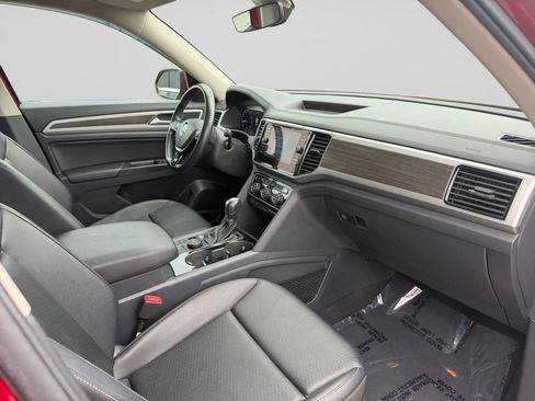 Used 2019 Volkswagen Atlas SEL R-Line AWD/4WD image 34
