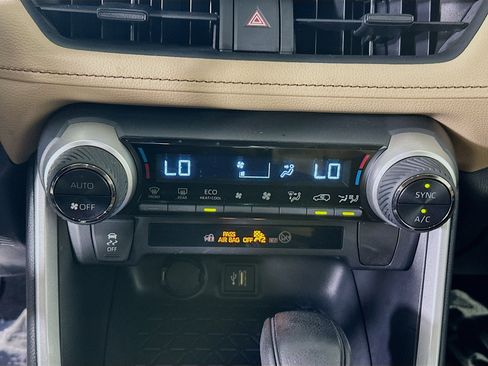Used 2025 Toyota RAV4 LE AWD/4WD image 22