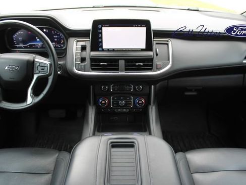 Used 2023 Chevrolet Tahoe Z71 w/ Luxury Package AWD/4WD image 16