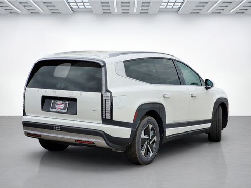 New 2026 Hyundai Ioniq 9 SE image 5