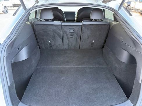 Used 2021 Tesla Model Y Long Range image 7