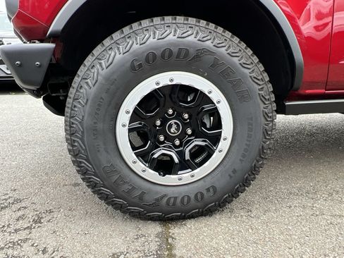 New 2025 Ford Bronco Badlands w/ Sasquatch Package AWD/4WD image 20