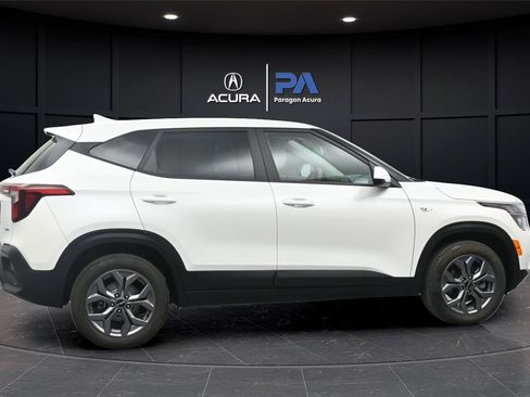 Used 2024 Kia Seltos LX AWD/4WD image 26