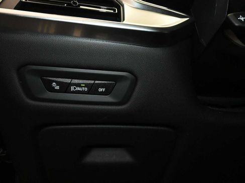 Used 2025 BMW X5 xDrive50e AWD/4WD image 12