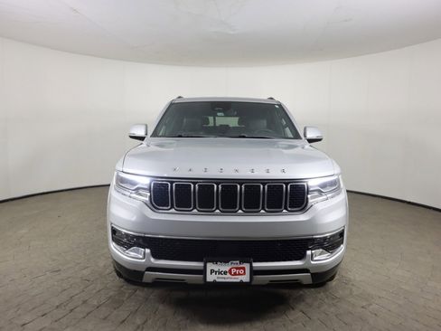 Used 2022 Jeep Wagoneer Series II image 2