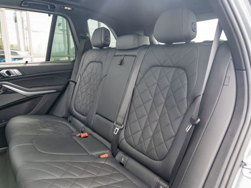 Used 2024 BMW X5 M60i image 17