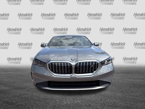 Used 2025 BMW i5 eDrive40i w/ Premium Package image 3
