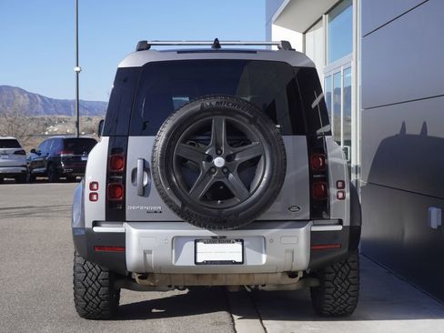 Used 2020 Land Rover Defender 110 SE image 6