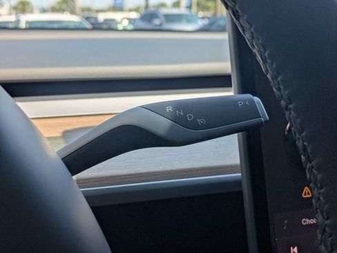 Used 2023 Tesla Model Y Long Range AWD/4WD image 26