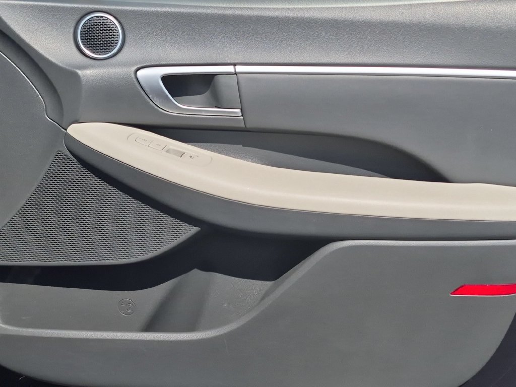 Used 2025 Hyundai Sonata SEL FWD image 32