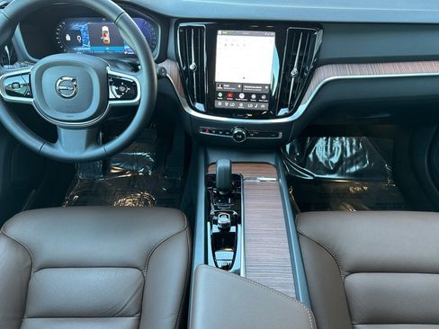 Certified 2026 Volvo V60 B5 Cross Country Plus w/ Climate Package AWD/4WD image 14