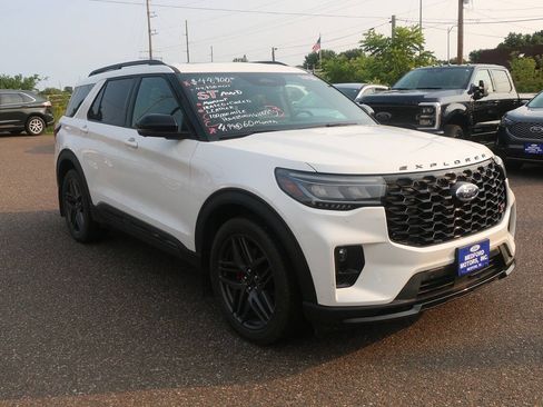 Certified 2025 Ford Explorer ST AWD/4WD image 8