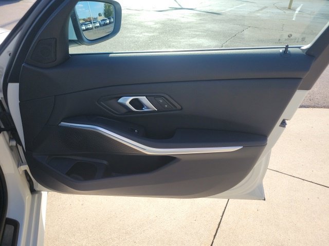 Used 2026 BMW 330i xDrive Sedan AWD/4WD image 24