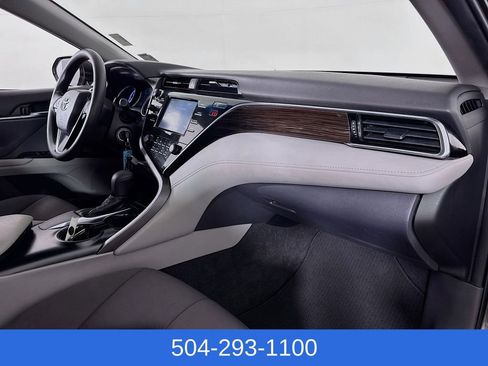 Used 2018 Toyota Camry LE image 25