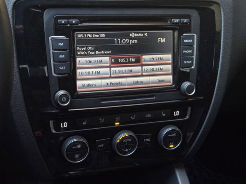 Used 2015 Volkswagen Jetta GLI SE FWD image 16