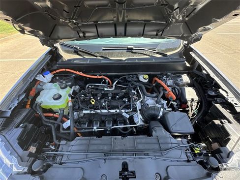 New 2025 Ford Maverick XLT image 25