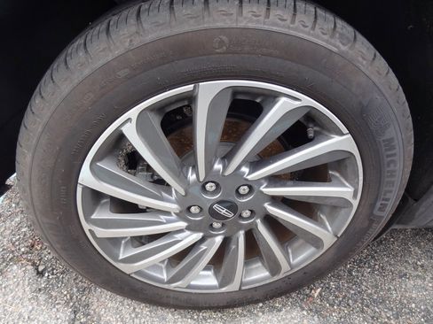 Used 2024 Lincoln Corsair Reserve w/ Equipment Group 202A image 11