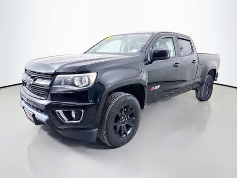 Used 2018 Chevrolet Colorado Z71 w/ Z71 Midnight Edition image 3
