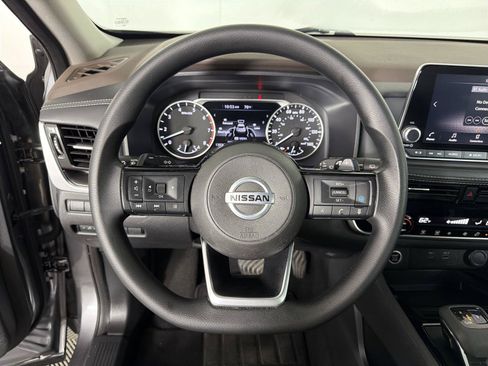 Used 2021 Nissan Rogue SV FWD image 13
