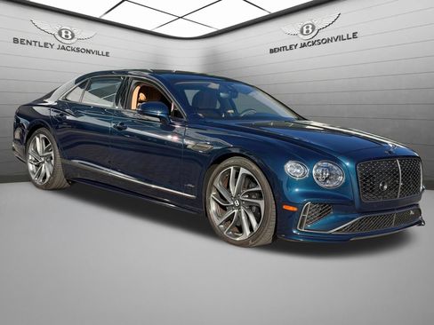 Used 2025 Bentley Flying Spur Plug-In Hybrid AWD/4WD image 16