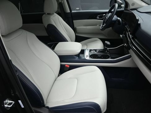 Certified 2026 Kia Carnival SX Prestige FWD image 38
