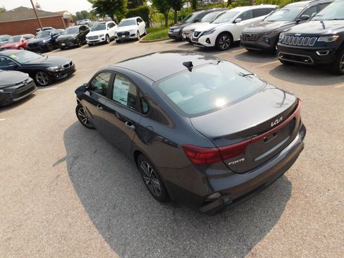 Used 2023 Kia Forte LXS w/ LXS Technology Package FWD image 8