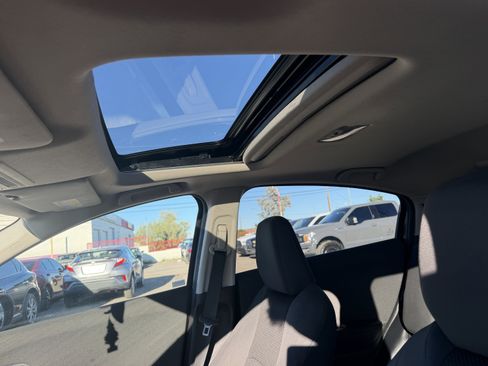 Used 2022 Honda HR-V EX image 11