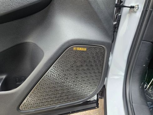 New 2026 Mitsubishi Outlander SE image 21