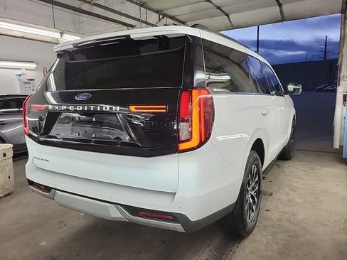 Used 2025 Ford Expedition Platinum image 5