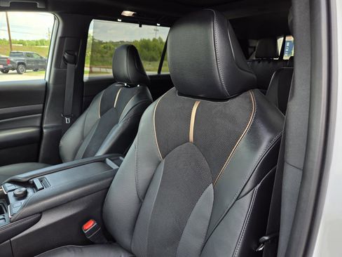 Used 2025 Toyota Grand Highlander AWD Hybrid image 13