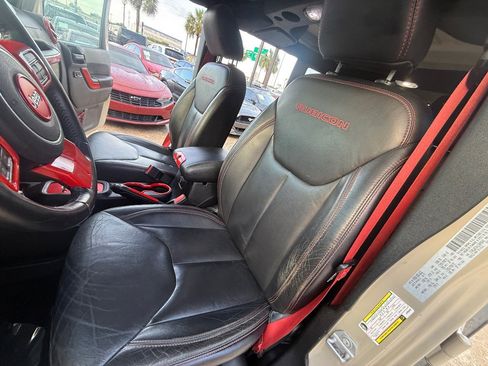 Used 2018 Jeep Wrangler Unlimited Rubicon AWD/4WD image 25