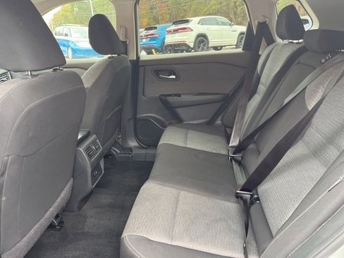 Used 2023 Nissan Rogue SV image 12