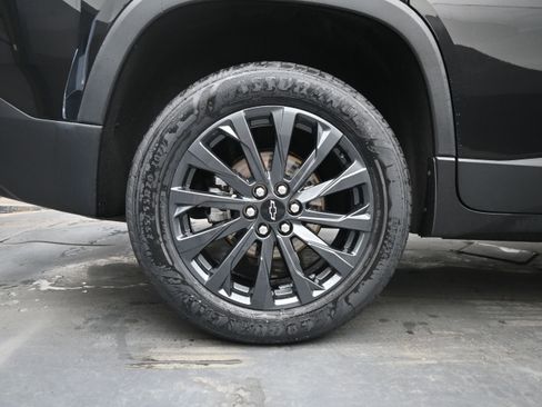Used 2022 Chevrolet Traverse RS FWD image 9